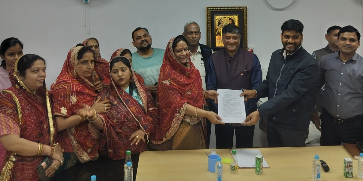 बांके बिहारी के गोस्वामियों की महिलाओं का फूटा गुस्सा, हाई पावर कमेटी सदस्य दिनेश गोस्वामी को हटाने की मांग